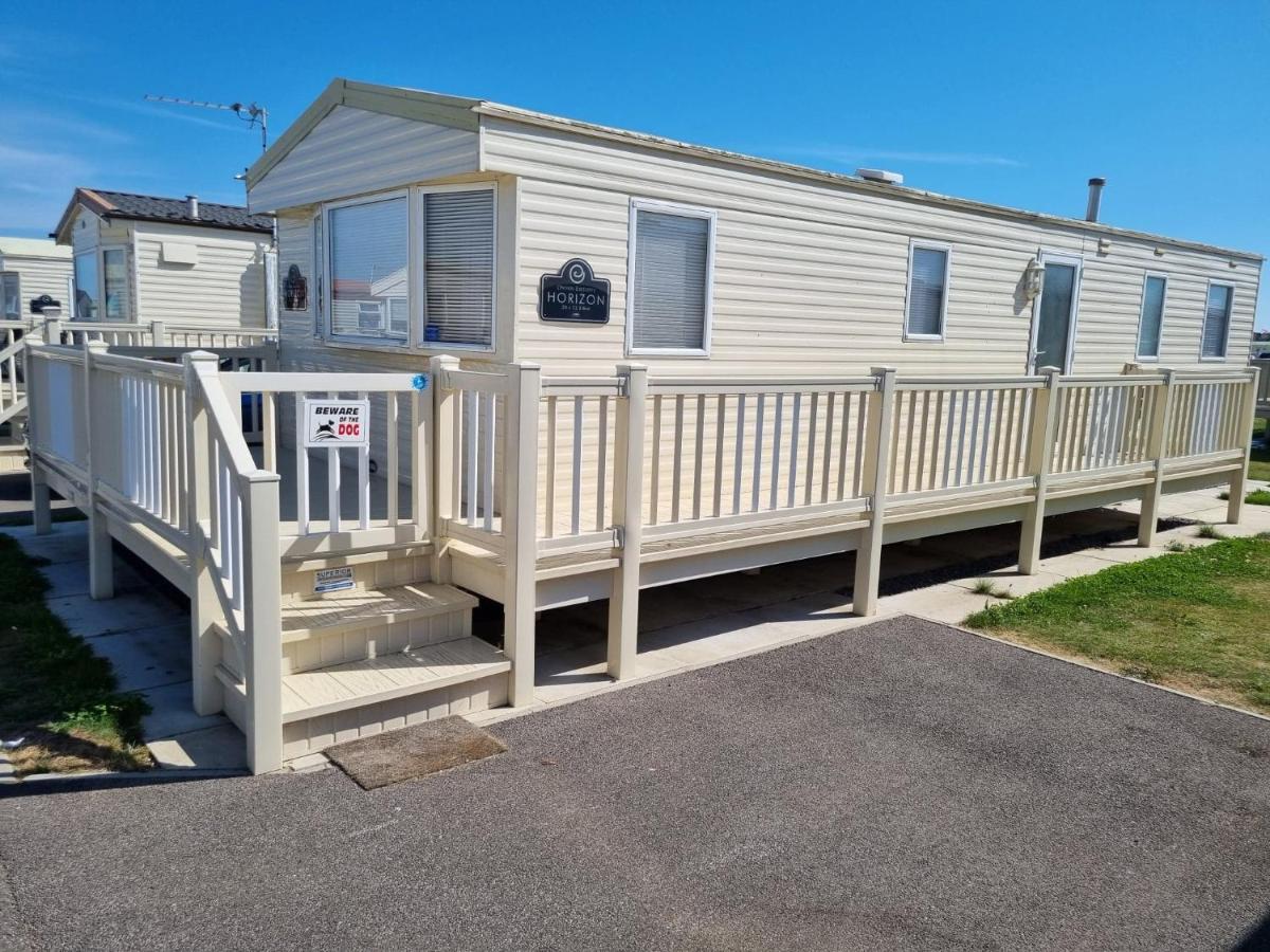 Pg49 8 Berth Pet Friendly Caravan Golden Palm Hotel Chapel Saint Leonards Exterior foto