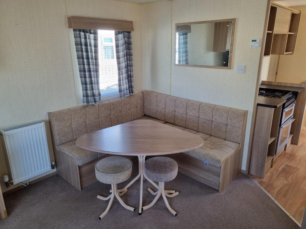 Pg49 8 Berth Pet Friendly Caravan Golden Palm Hotel Chapel Saint Leonards Exterior foto